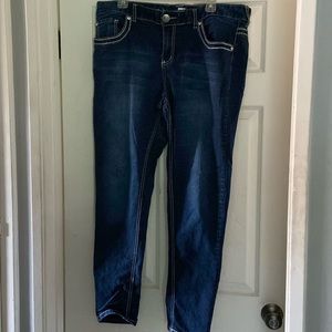 Maurice denim jeans with decorative back pocket